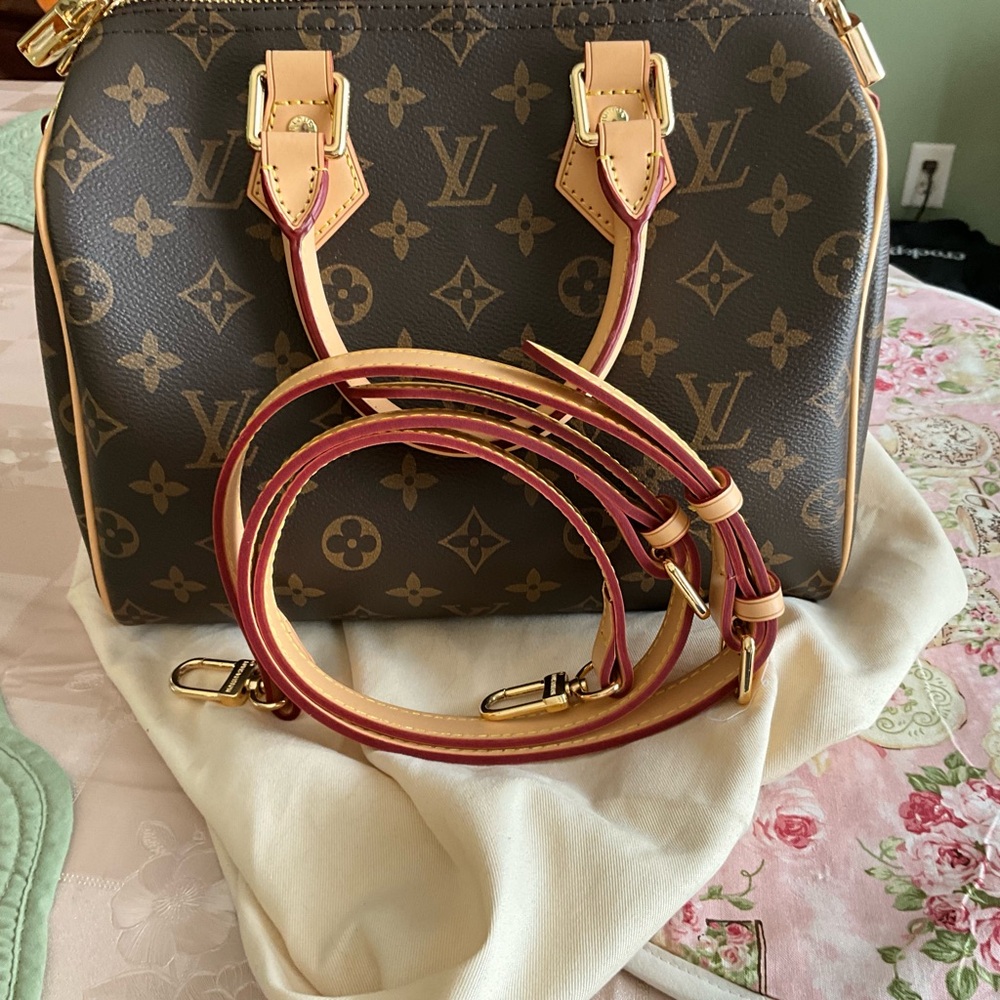 Brown Monogram Satchel, size 25 with natural Vacchetta leather.